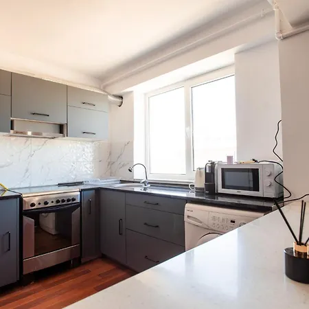 Old Town Apartment *